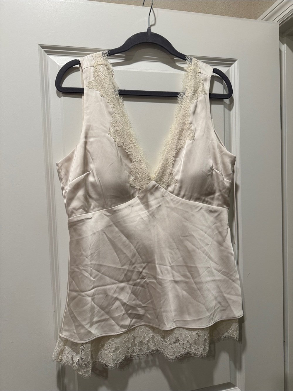 NWT bra free Abercrombie & Fitch Ivory Satin Lace-Trim Cami